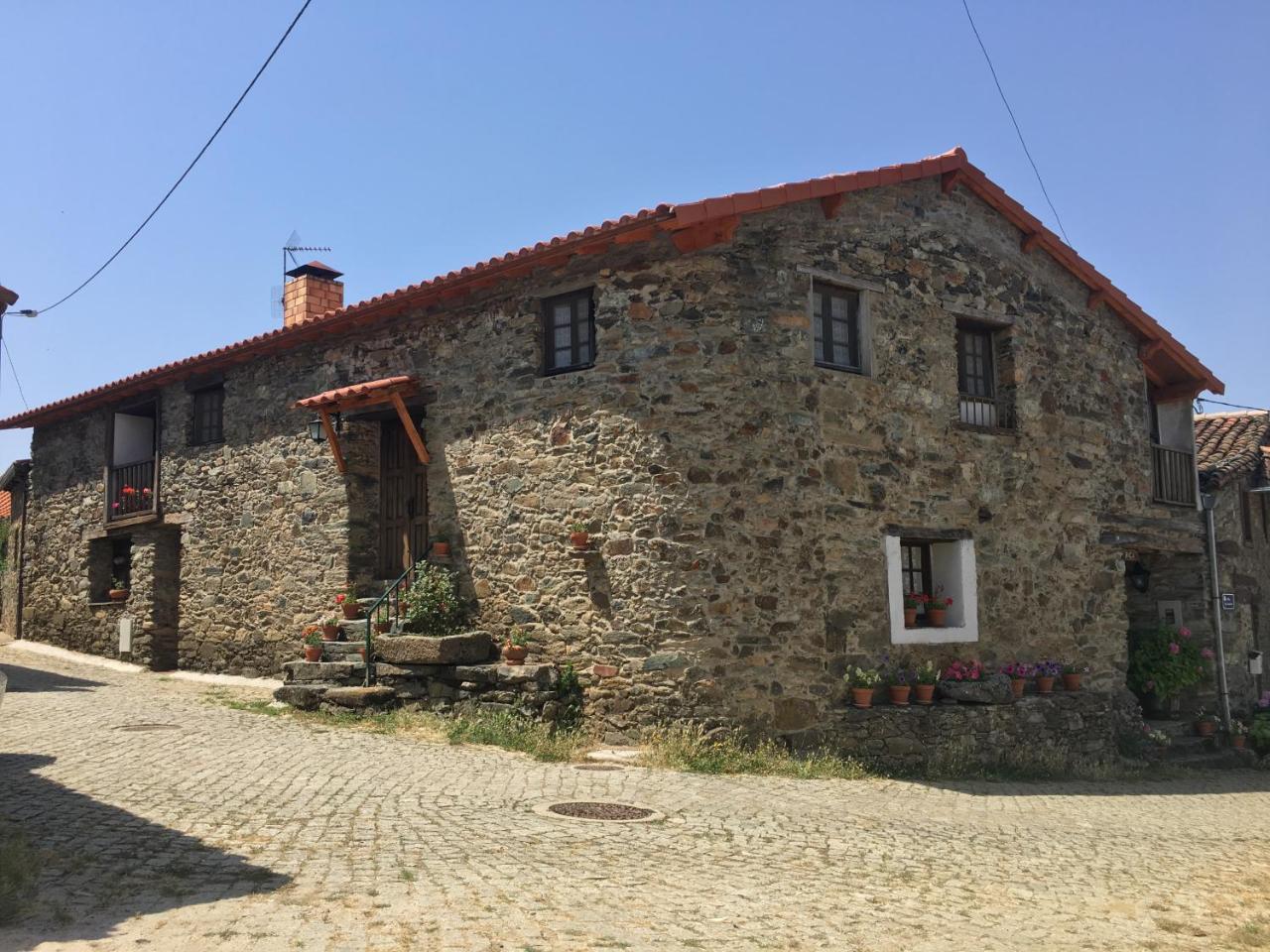 Hostal Casa Da Bica Gondesende Bragança Exterior foto